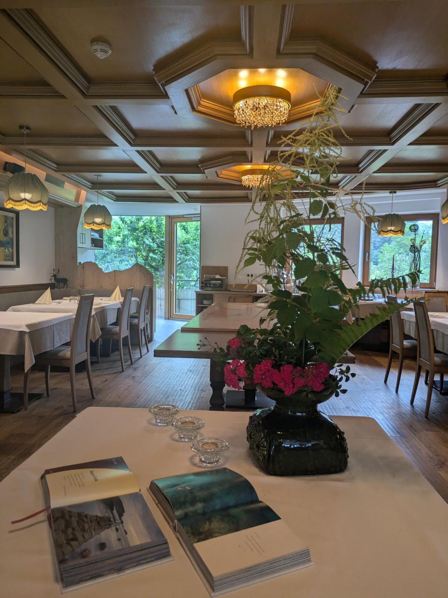 Hotel Alpenblick Sarentino Экстерьер фото
